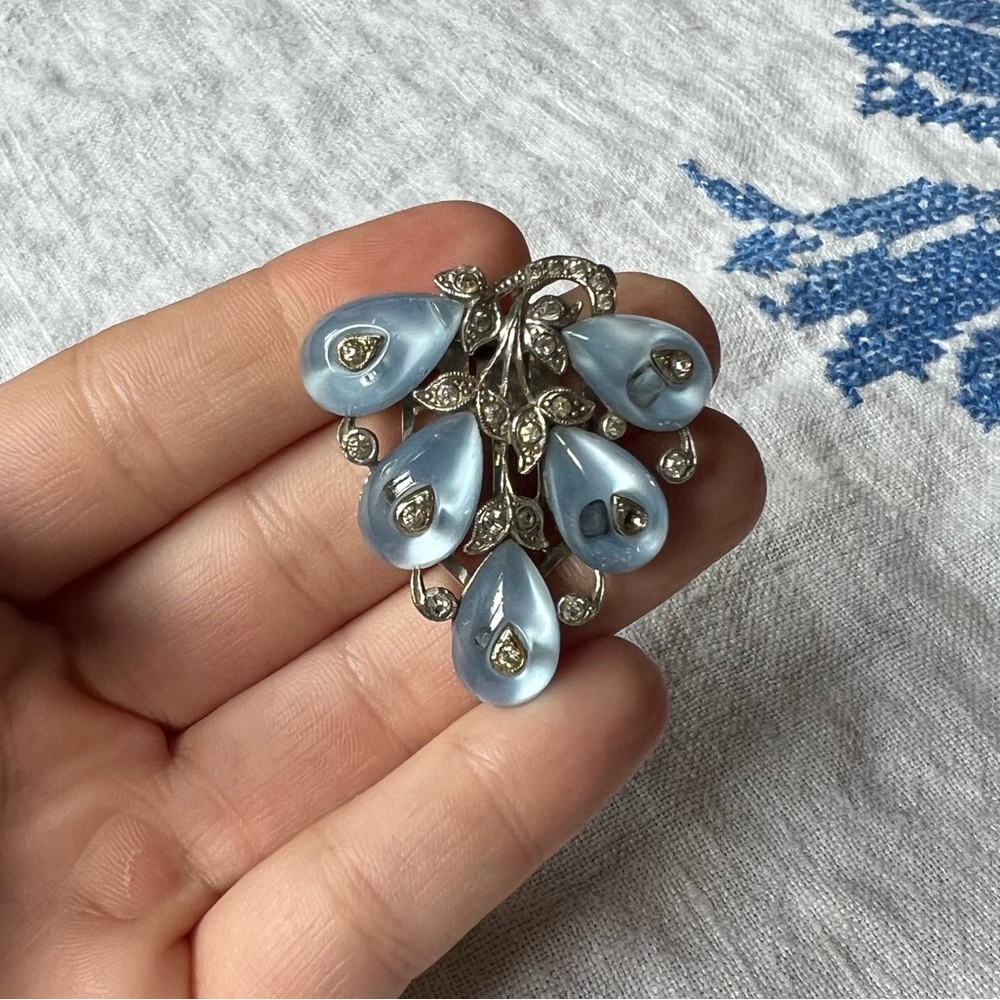 Vintage Trifari Brooch Clip Mate Style Signed Blue 1950s Jelly Belly Moonstone